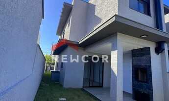 Imagem 2: Sobrado em Avenida das Constelações - São João do Rio Vermelho - Florianópolis/SC