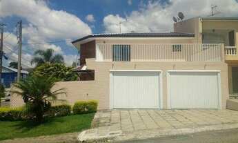 Imagem 2: Sobrado para Venda em Curitiba, Xaxim, 4 dormitórios, 1 suíte, 4 banheiros, 2 vagas