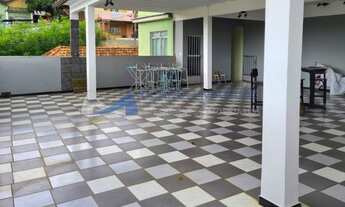 Imagem 4: Casa para venda tem 214 metros quadrados com 3 quartos