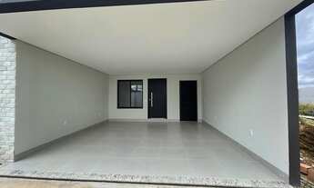 Imagem 2: Casa de condomínio térrea para venda tem 139 metros quadrados com 3 quartos