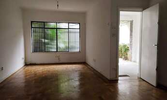 Imagem 6: Sobrado com quintal, três dormitórios, jardim e duas vagas de garagem. Próximo ao Clube Sí