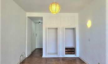 Imagem 2: LOCAÇÃO - CONSOLAÇÃO APTO. TIPO KITINETE 48 M2 Á.Ú ARMÁRIO EMBUTIDO E VARANDA!!!