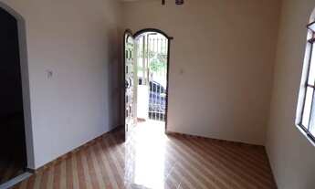 Imagem 5: Casa ampla e ainda conta com parte do lote com bastante área externa. Oportunidade