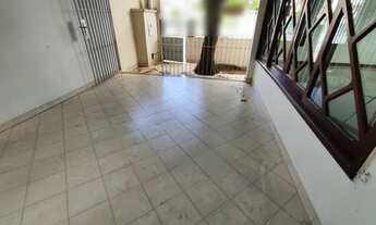 Imagem 3: Casa linear Centro c/ 3qts, send 1suíte, 2brs, 2vgs, quintal, split, blindex, amrs plnjds