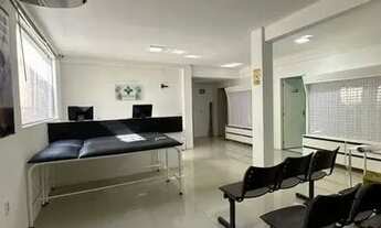 Imagem 4: Prédio à venda por R$ 1.800.000 ou aluguel por R$ 1.900/mês - Rodolfo Teófilo - Fortaleza