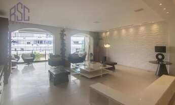 Imagem 7: Apartamento Mobiliado e Reformado para aluguel tem 260m2 com 4 Suítes 2 Vagas no Leblon