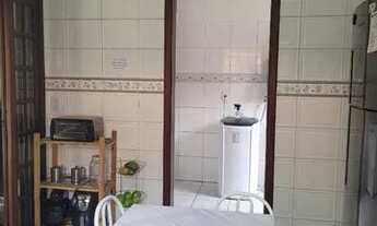 Imagem 3: Casa Ensolarada em Condomínio com 4 suítes, 6 banheiros e piscina