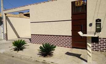 Imagem: Casa térrea com piscina e área verde