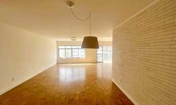 Imagem 3: Apartamento Espaçoso de 3 Quartos no Coração do Itaim Bibi - Vista Livre e Reforma Recente