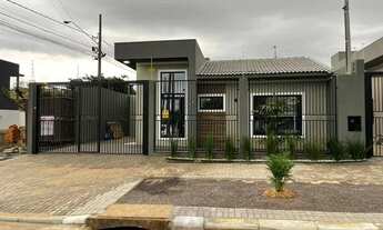 Imagem: Casa de esquina à venda no bairro Esmeralda