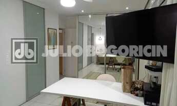 Imagem 6: APARTAMENTO À VENDA EM COPACABANA - REFORMADO - FRENTE - 195M² - 3 SUÍTES - VAGA