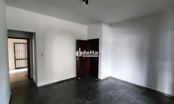 Imagem 7: Casa com 4 quartos sendo 1 suíte, disponível para locação no bairro Tocantins em Uberlândi