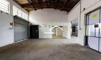 Imagem 6: Galpão para Locação na Rua Cerro Corá 1.000m², Pé-Direito Alto e Vagas Frontais