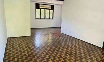 Imagem 2: Casa com 5 Quartos à venda, 350 m² por R$ 620.000 - Maria Paula - Niterói/RJ