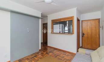 Imagem 6: Apartamento de 2 dormitórios, reformado, cozinha americana no bairro Menino Deus