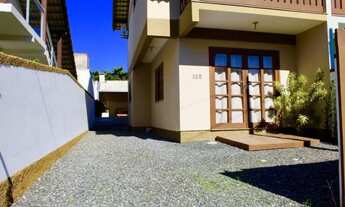 Imagem 7: SOBRADO COM PISCINA EM BOMBINHAS PROXIMO A PRAIA DE CANTO GRANDE