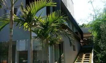 Imagem 3: Casa de condomínio para venda tem 1000 metros quadrados com 6 quartos