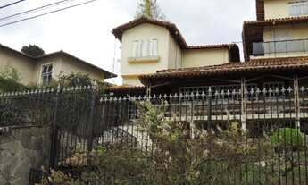 Imagem 3: Casa no Cond. Retiro das Pedra, rua Quaresmeira Rosa