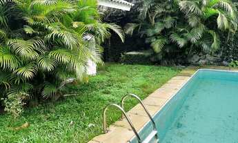 Imagem 1: Casa com 3 quartos (1 suíte), 430m² e 4 vagas de garagem em Jardim Isabel - Porto Alegre