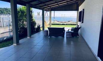 Imagem 3: Casa FRENTE MAR na Praia da ilhota em Itapema, divisa com Balneário Camboriu