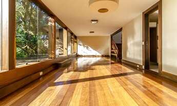 Imagem 4: Viva em um refúgio de tranquilidade: Casa espaçosa em condomínio arborizado em São Conrado