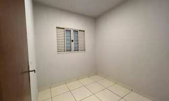 Imagem 5: Casa em terra vermelha