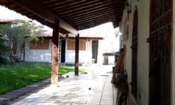 Imagem 5: Excelente casa em centro de terreno com piscina