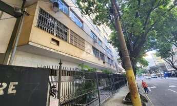 Imagem: Ótimo apartamento de 1 quarto (vazio) na