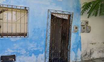 Imagem 2: Alugo casa na Atalaia com água e energia incluso ,medindo 3. 5 X 30 , ao fundo da casa ,m