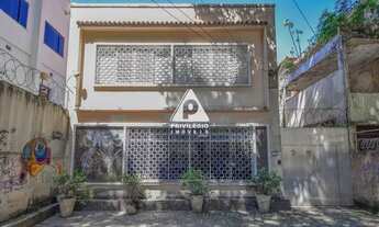 Imagem: Casa de rua à venda, 4 quartos, 1 suíte