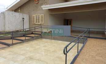 Imagem 2: Casa Padrão Casa com 3 dormitórios