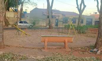 Imagem 7: CASA SETOR UNIÃO FRENTE PRAÇA 3 QUARTOS SENDO 1 SUÍTE PARTE ALTA DO SETOR OPORTUNIDADE