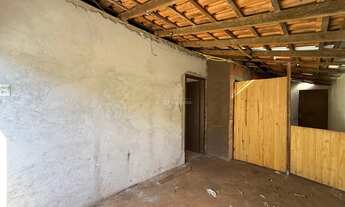 Imagem 2: CASA + SALA COMERCIAL À VENDA NO CONJ. HABITACIONAL SUMATRA I EM APUCARANA