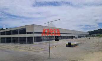 Imagem: Galpão vitrine, está na entrada da cidade