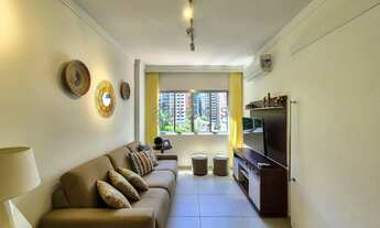 Imagem 2: Apartamento reformado com vista livre a uma quadra da Praia das Pitangueiras, Guaruja