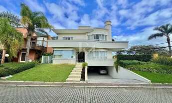 Imagem: Casa mobiliada com 4 suítes em condomínio