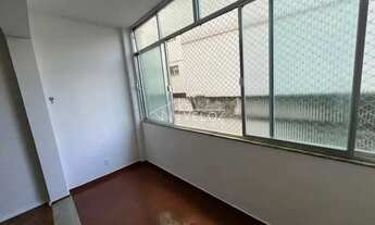 Imagem: Apartamento - / Residencial / Glória