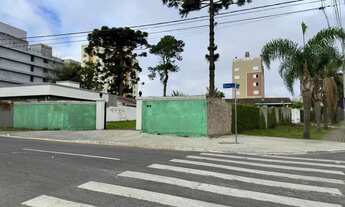 Imagem: Terreno em frente ao Bosque Municipal de