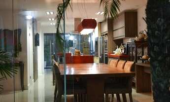 Imagem: Casa de alto padrão em Navegantes