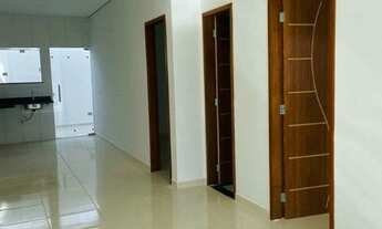 Imagem 4: CASA DE 02 QUARTOS (1 SUÍTE) NO PARQUE DAS LARANJEIRAS - RESIDENCIAL FECHADO