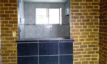 Imagem 3: Alugo Ótimo Apartamento Forrado Todo Gradeado e Na Cerâmica 2 Quartos No Curado IV