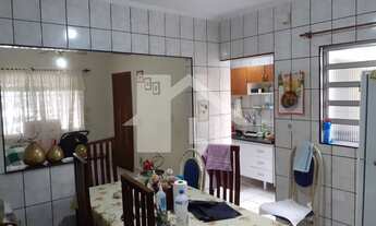 Imagem 6: Casa à Venda no bairro de Quitaúna com 3 dormitórios, 1 suíte, 2 banheiros e 2 vagas de ga