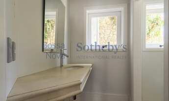 Imagem 2: Casa com espaço gourmet e piscina