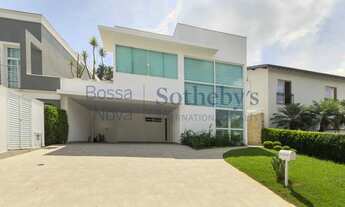 Imagem 2: Casa reformada em condomínio com lazer completo