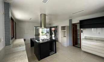 Imagem 3: Água Cristal: Magnífica Casa de 2 Pavimentos em Luxuoso Condomínio