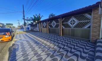 Imagem 2: Casa para venda tem 200 metros quadrados com 3 quartos em Solemar - Praia Grande - SP