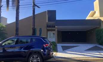 Imagem 2: Casa de condomínio para aluguel tem 290 metros quadrados com 3 quartos