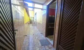 Imagem 6: Casa para venda tem 200 metros quadrados com 3 quartos em Solemar - Praia Grande - SP