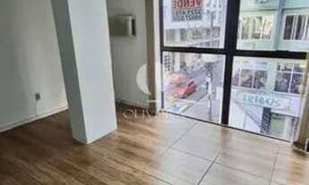 Imagem: SALA COMERCIAL Á VENDA NO CENTRO DE SANTA