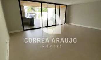 Imagem 4: Casa de condomínio para venda tem 420 metros quadrados com 4 quartos